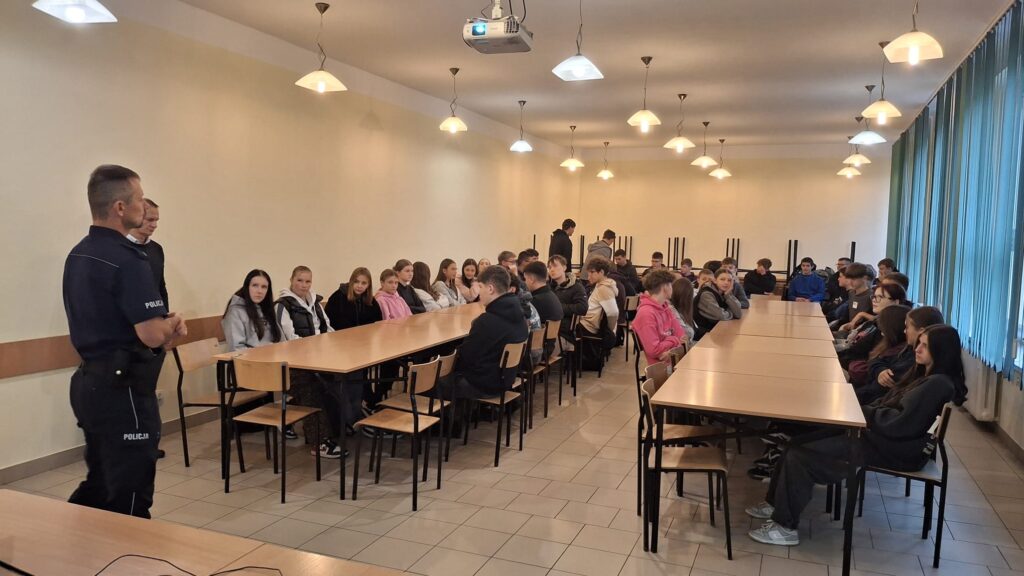Spotkanie profilaktyczne z Policją w ramach „Tygodnia Przeciwdziałania Przemocy Rówieśniczej”