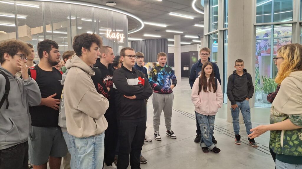 15 października 2025 r. uczniowie ZS CKU w Radoczy odwiedzili Małopolskie Centrum Nauki Cogiteon w Krakowie w ramach projektu „Wadowickie Centrum Kształcenia Zawodowego i Ustawicznego III”.