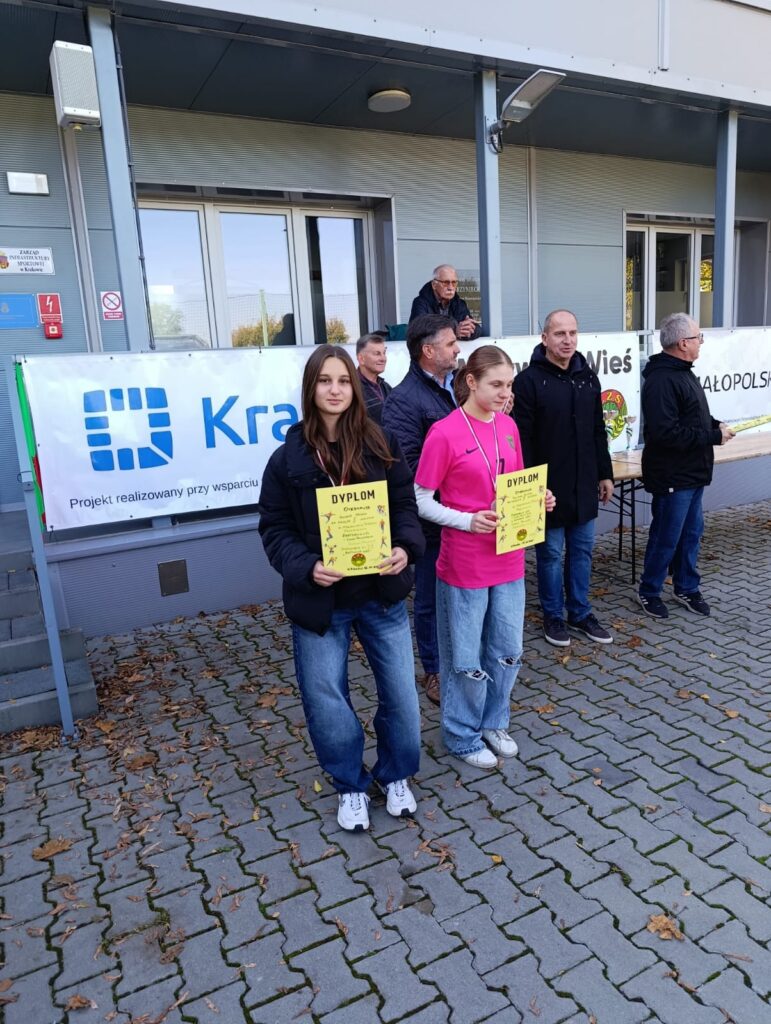 Sukcesy naszych uczniów podczas Małopolskich Jesiennych Biegów Przełajowych LZS i Szkół Rolniczych!
