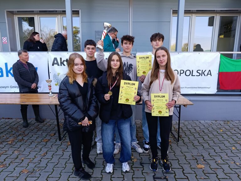 Sukcesy naszych uczniów podczas Małopolskich Jesiennych Biegów Przełajowych LZS i Szkół Rolniczych!