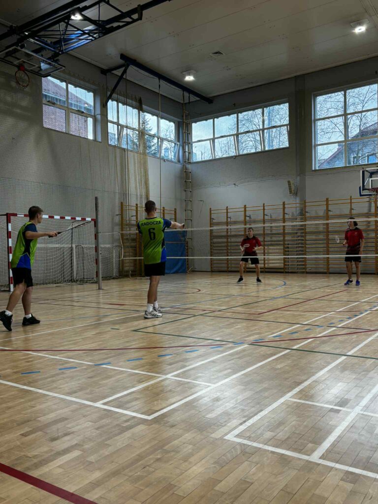 30 października na sali sportowej w Kalwarii Zebrzydowskiej odbyła się Licealiada Powiatu Wadowickiego w badmintonie. Zawody rozegrano systemem „każdy z każdym”, co dostarczyło wielu emocji i ciekawych pojedynków.