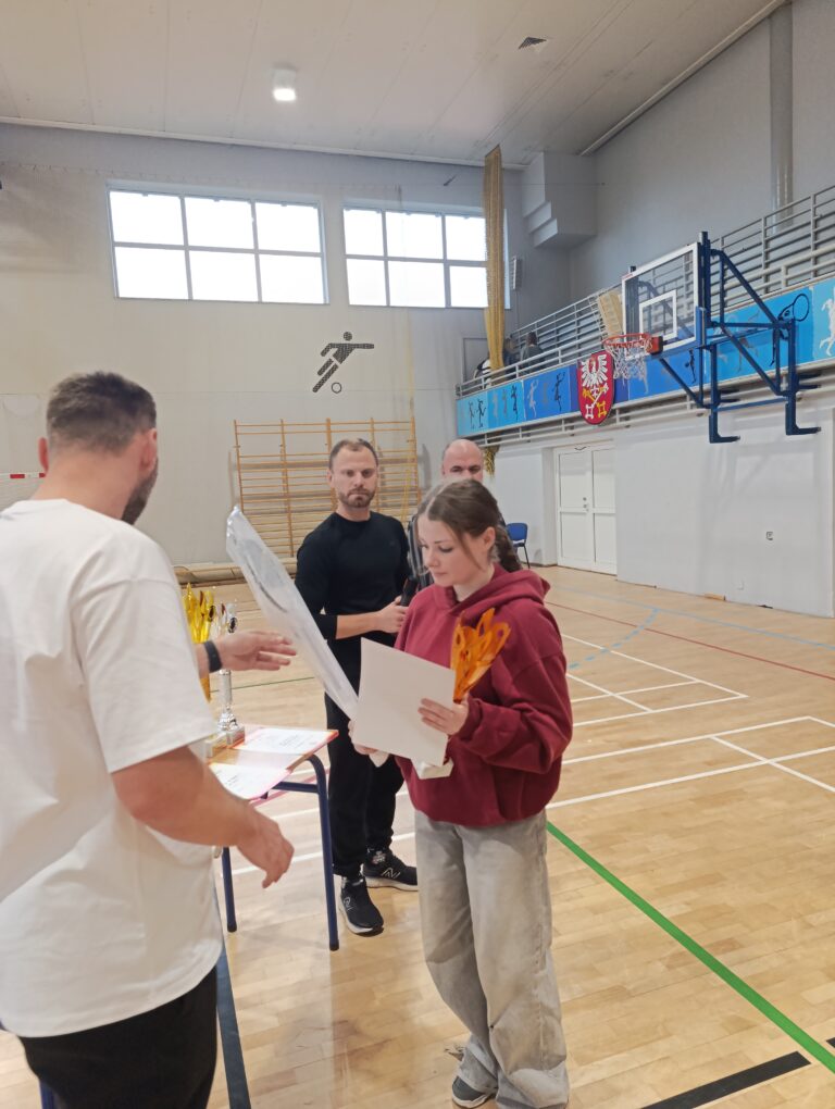 30 października na sali sportowej w Kalwarii Zebrzydowskiej odbyła się Licealiada Powiatu Wadowickiego w badmintonie. Zawody rozegrano systemem „każdy z każdym”, co dostarczyło wielu emocji i ciekawych pojedynków.